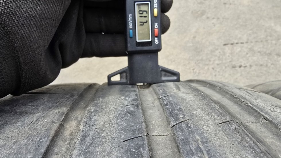 Letní pneu 245/35/19 Michelin - 9