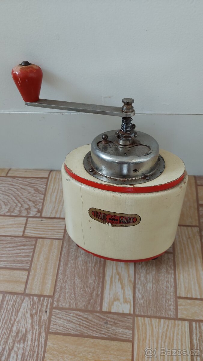 Mlýnek na kávu - 9