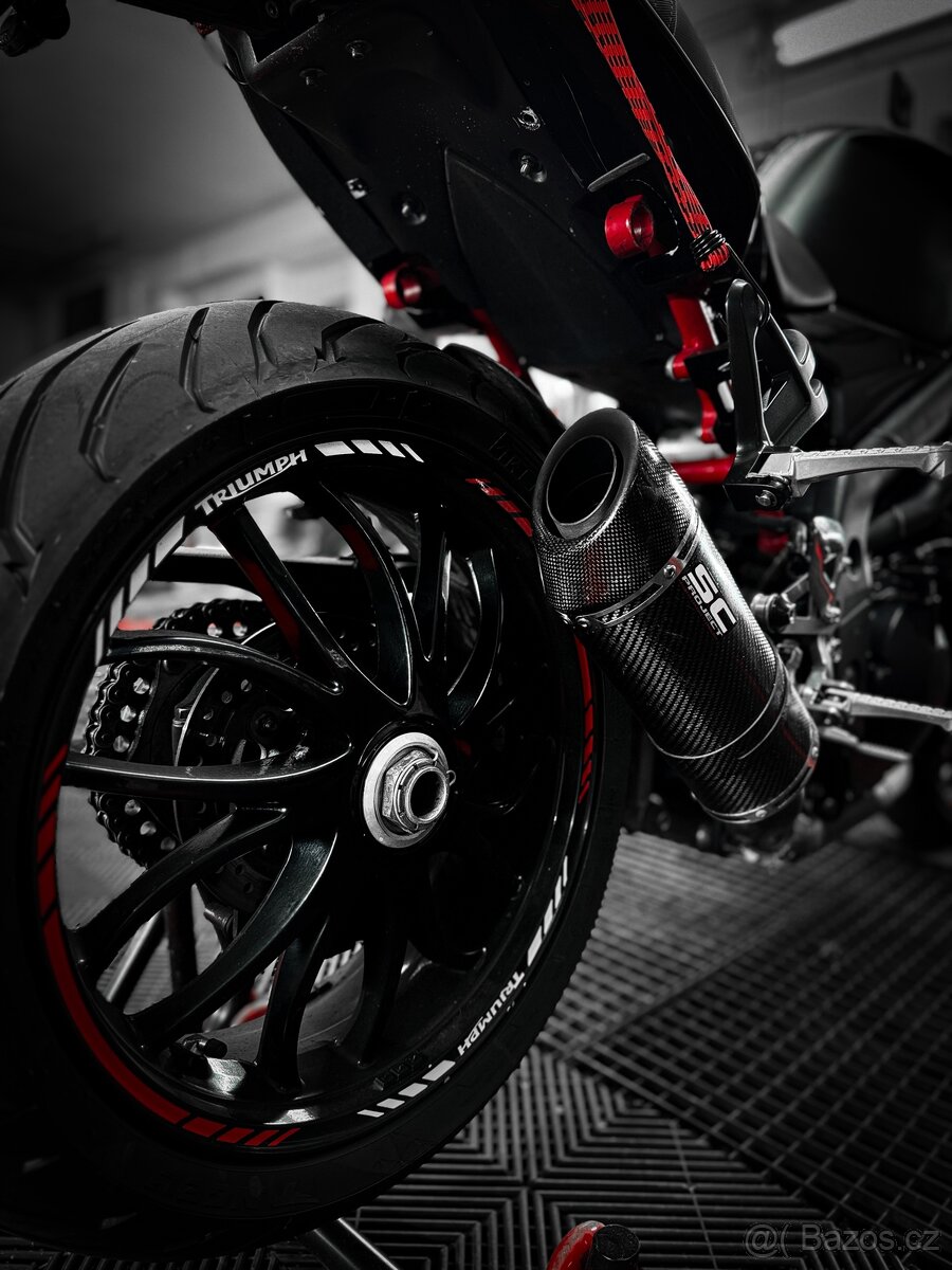 Triumph speed triple 1050 - 9