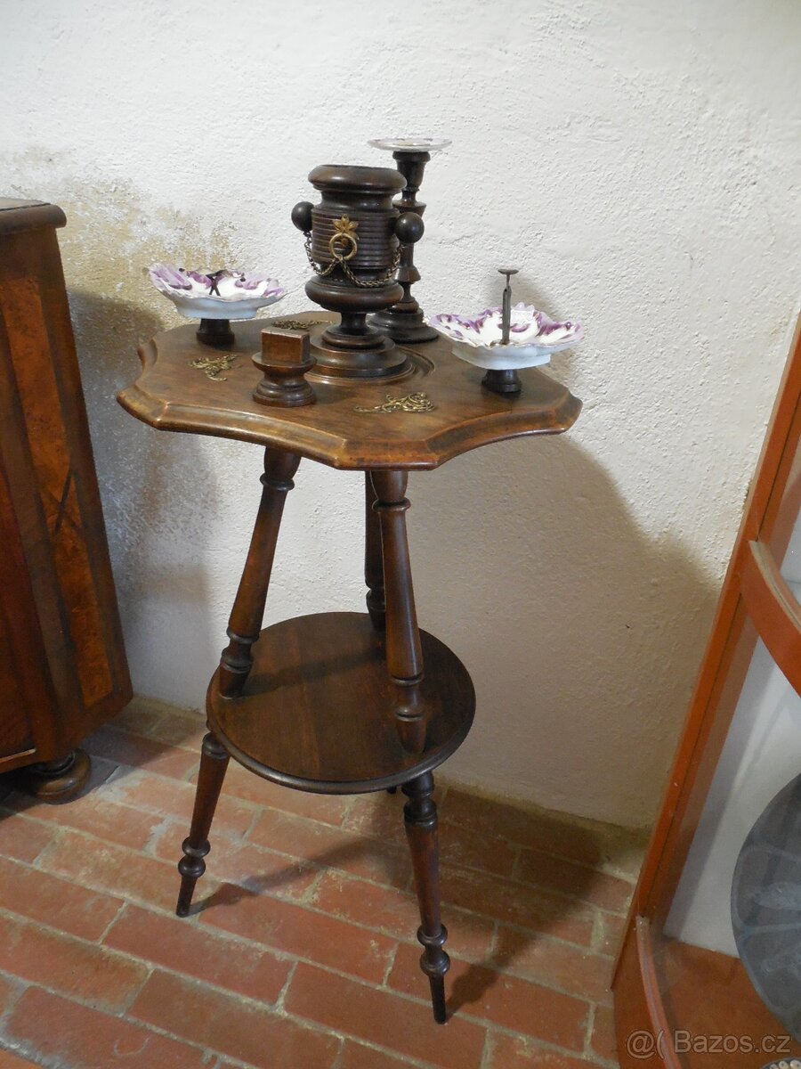 Kuřácký stolek - 9