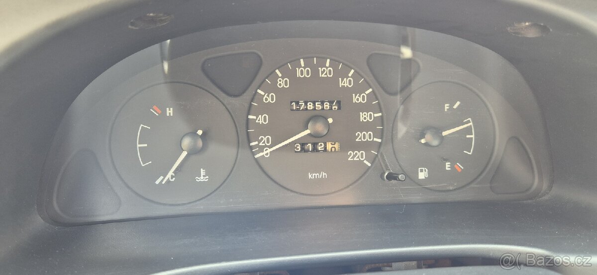 Daewoo Lanos 1.5 - 9