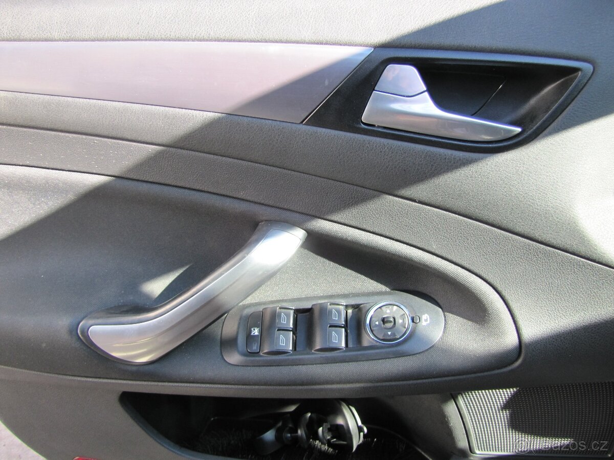 Ford Mondeo 2011 1,6 118kW, ČR - 9