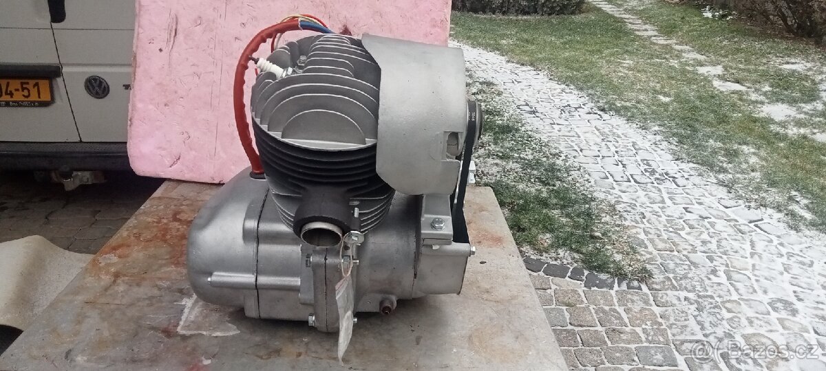 Motor skutr ČZ 502 - 9