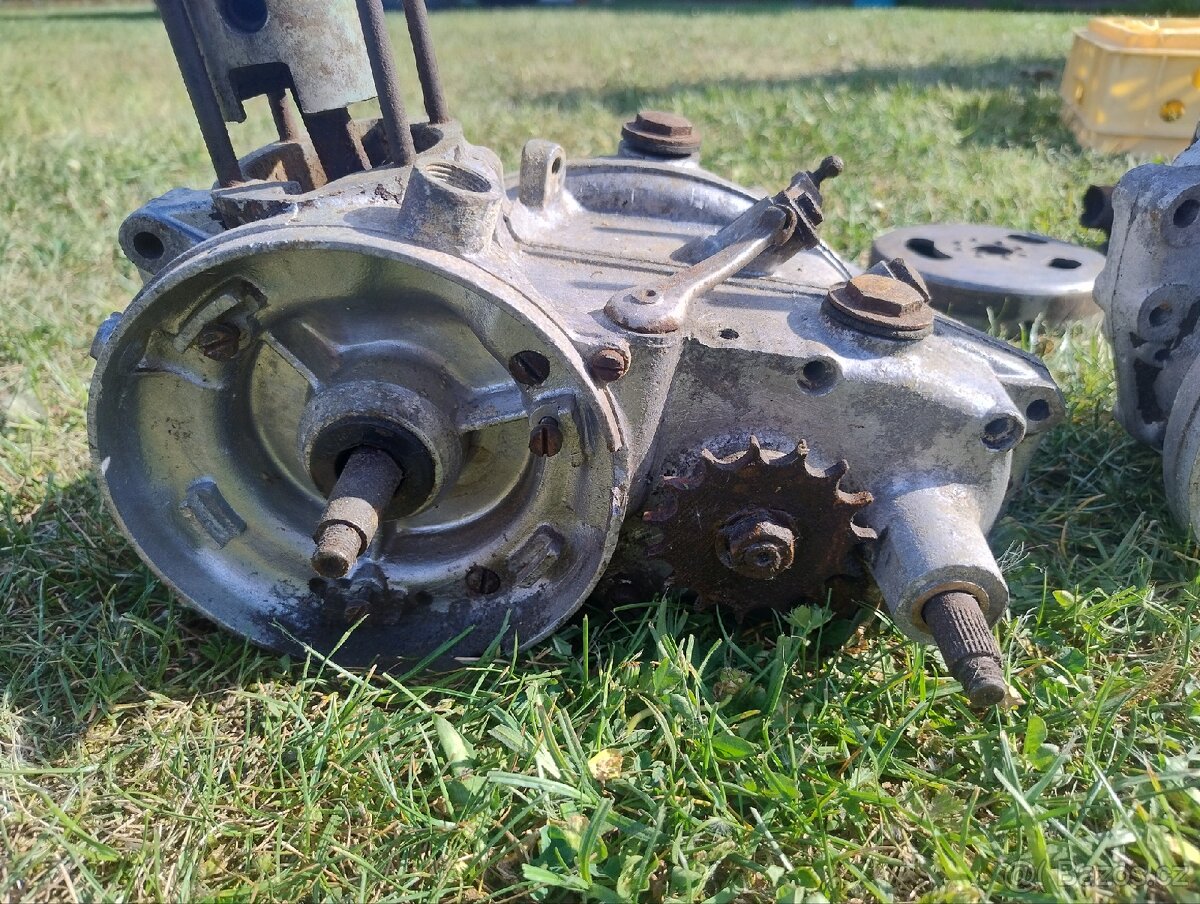 Motor ČZ 98 - 9