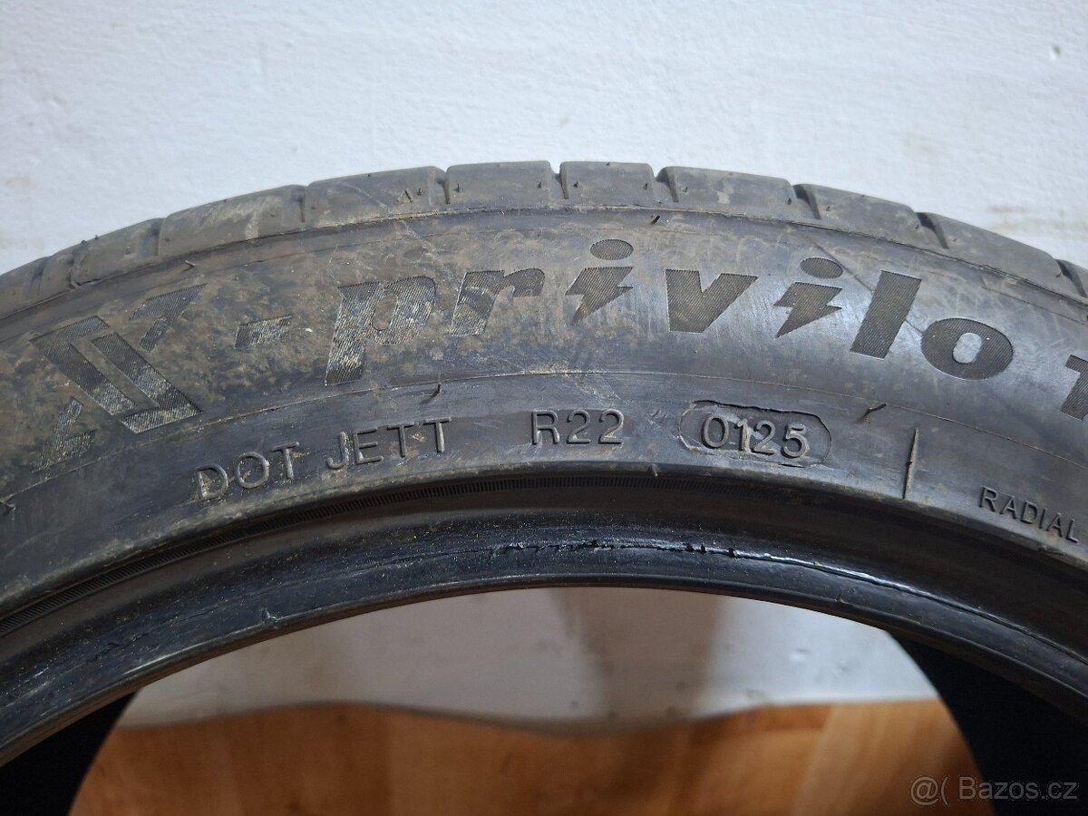 Letní pneu 235/45/18 - 9
