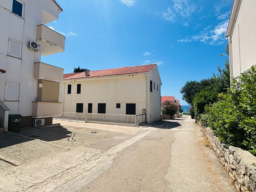 ☀NOVALJA (HR) - 2-izbový apartmán s terasou v 2.rade u mora - 9