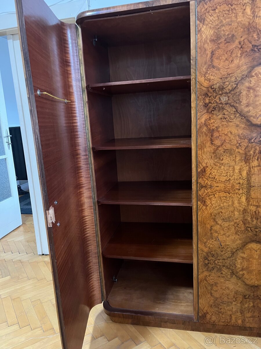 Celá masivní ložnice ořech - 9