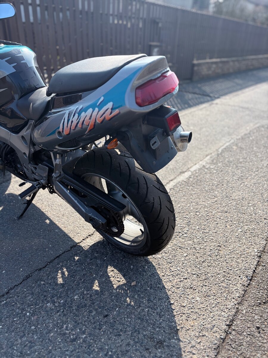 Kawasaki zx9r - 9