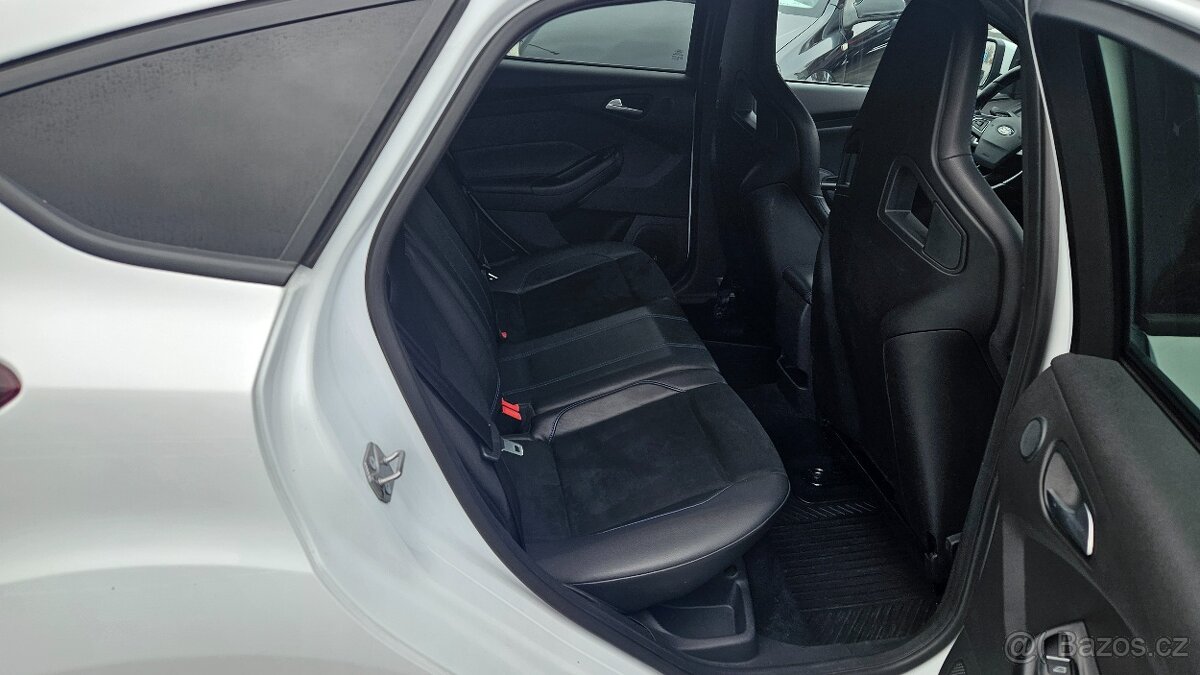 Ford Focus RS 2,3i - 9