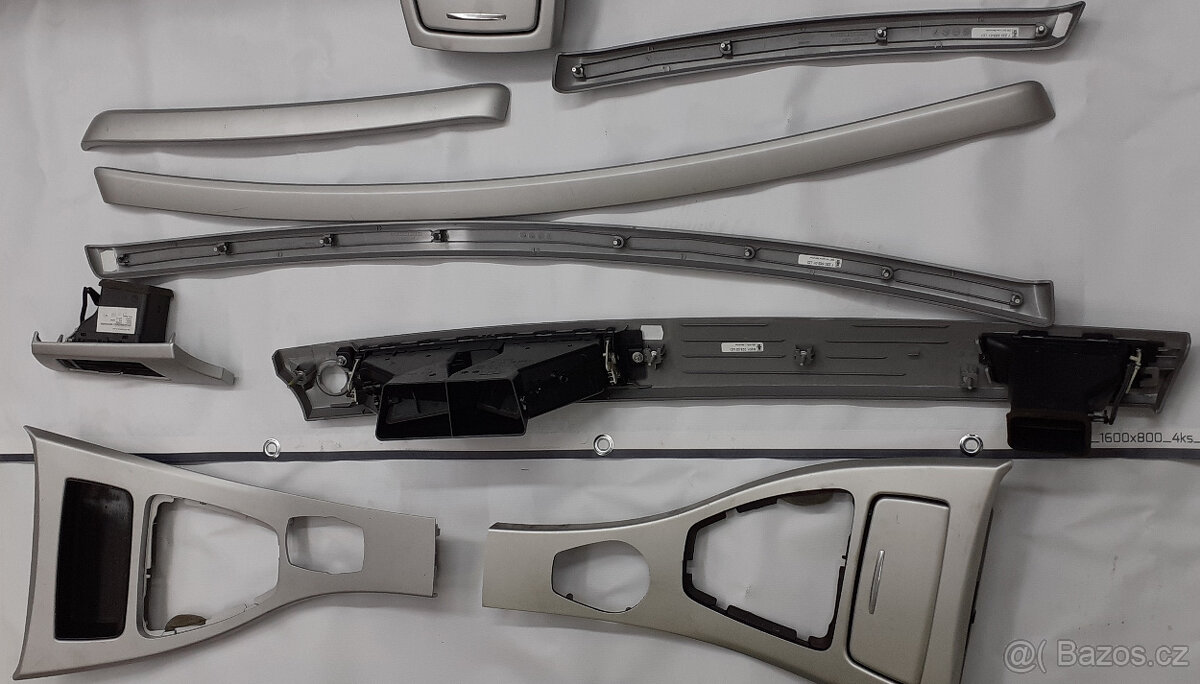 BMW e90 / e91 / e92 - Stříbrný interierový dekor - 9