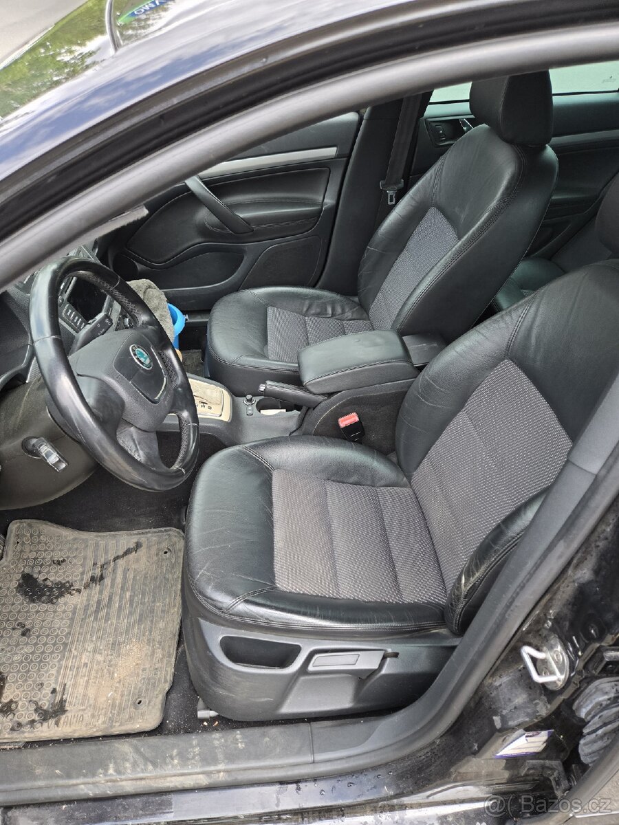 ŠKODA OCTAVIA KOMBI 1.6 MPI AUTOMAT - 9