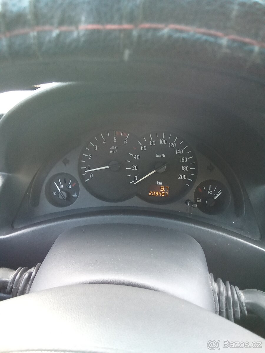 Opel Corsa 1.2i,59 kW, klima,1 majitel, nová CZ STK. - 9