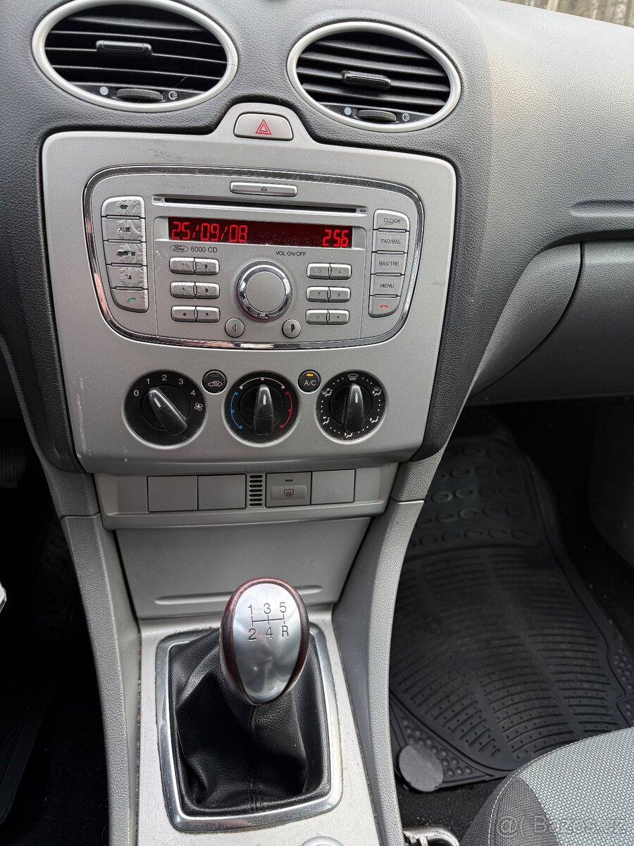 Ford Focus najeto 211 tis km - 9