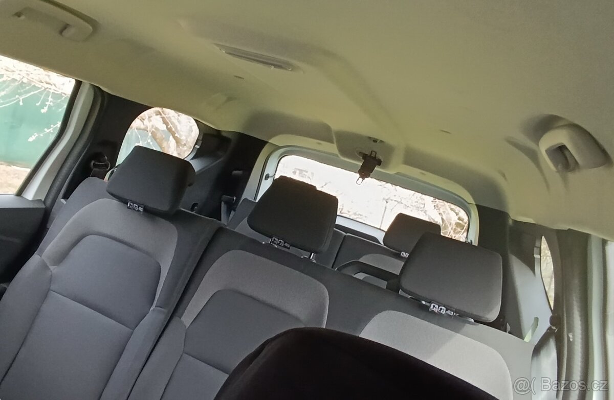 Jogger, LPG, 7 míst, 10 000km - 9