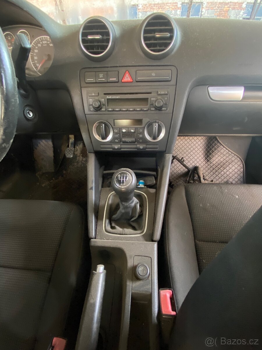 Audi A3,3 dveřový,rok výroby 2003,barvy LZ9W - 9