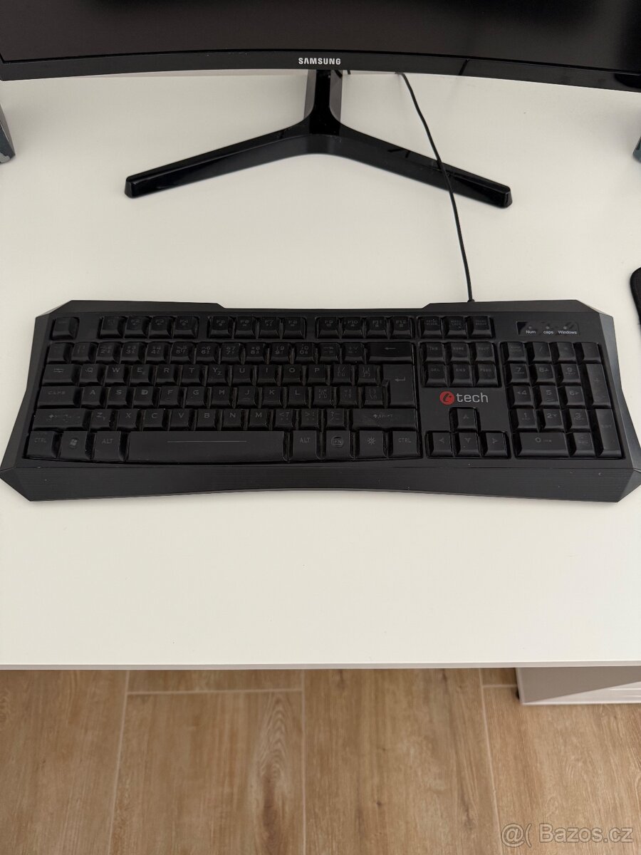 Počítač Genesis Titan včetně příslušenství - 9