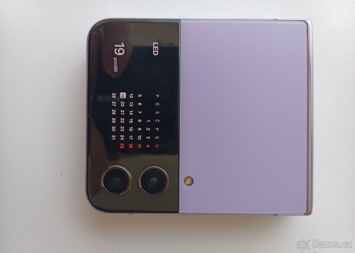 Samsung Galaxy Z Flip 4 - 9