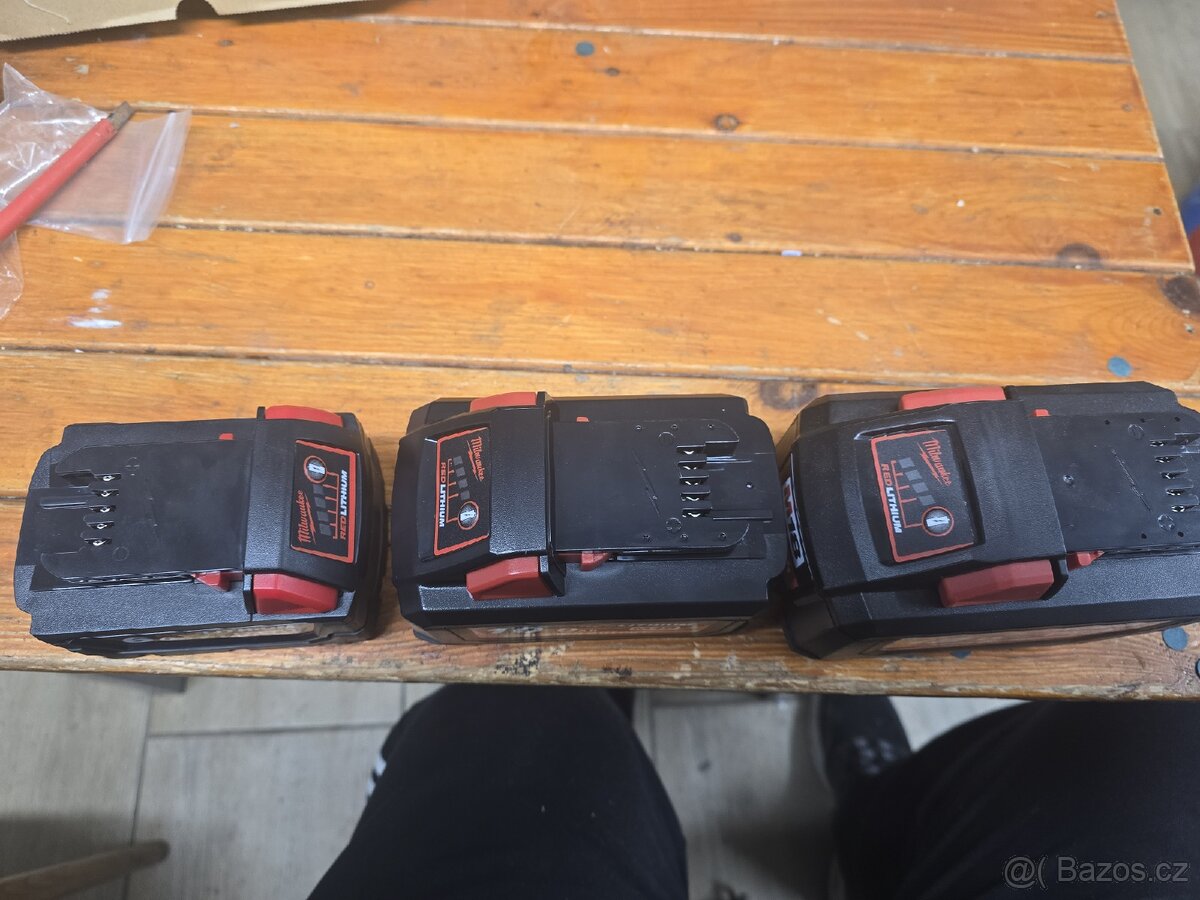 Milwaukee M18 12,6Ah a 15Ah baterie High Output - 9