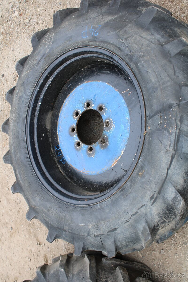 Zetor 8011 8145 zadní kola 16.9-34 vzorek 75% - 9
