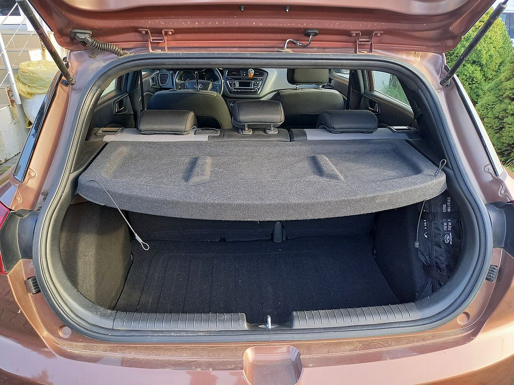 Hyundai i20 1,25i klima+ČR+37000kmTOPSTAV - 9