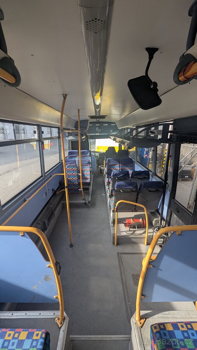 Irisbus SFR 162 nízkopodlažní (autoškola) - 9