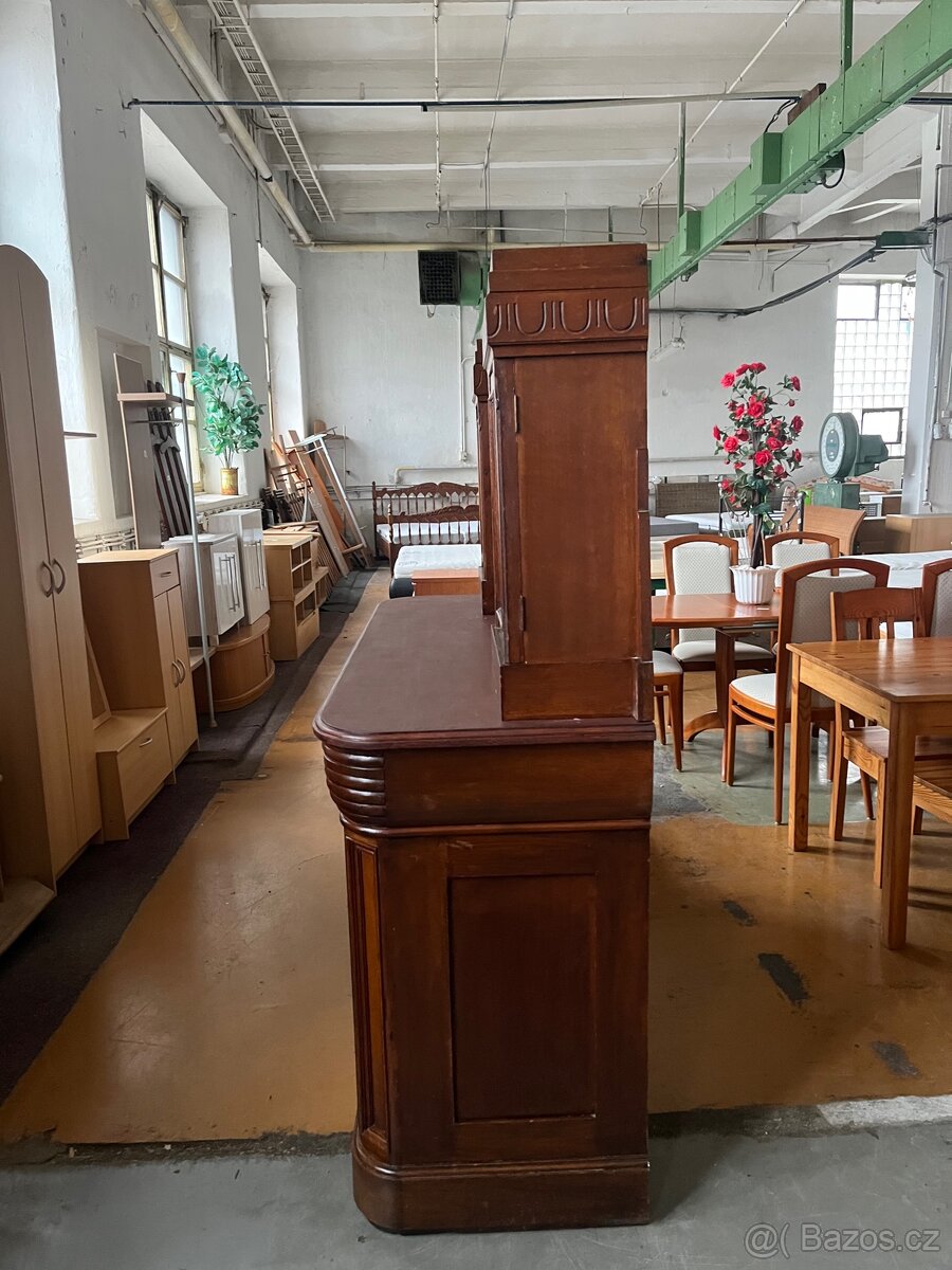 Starožitná komoda - 9