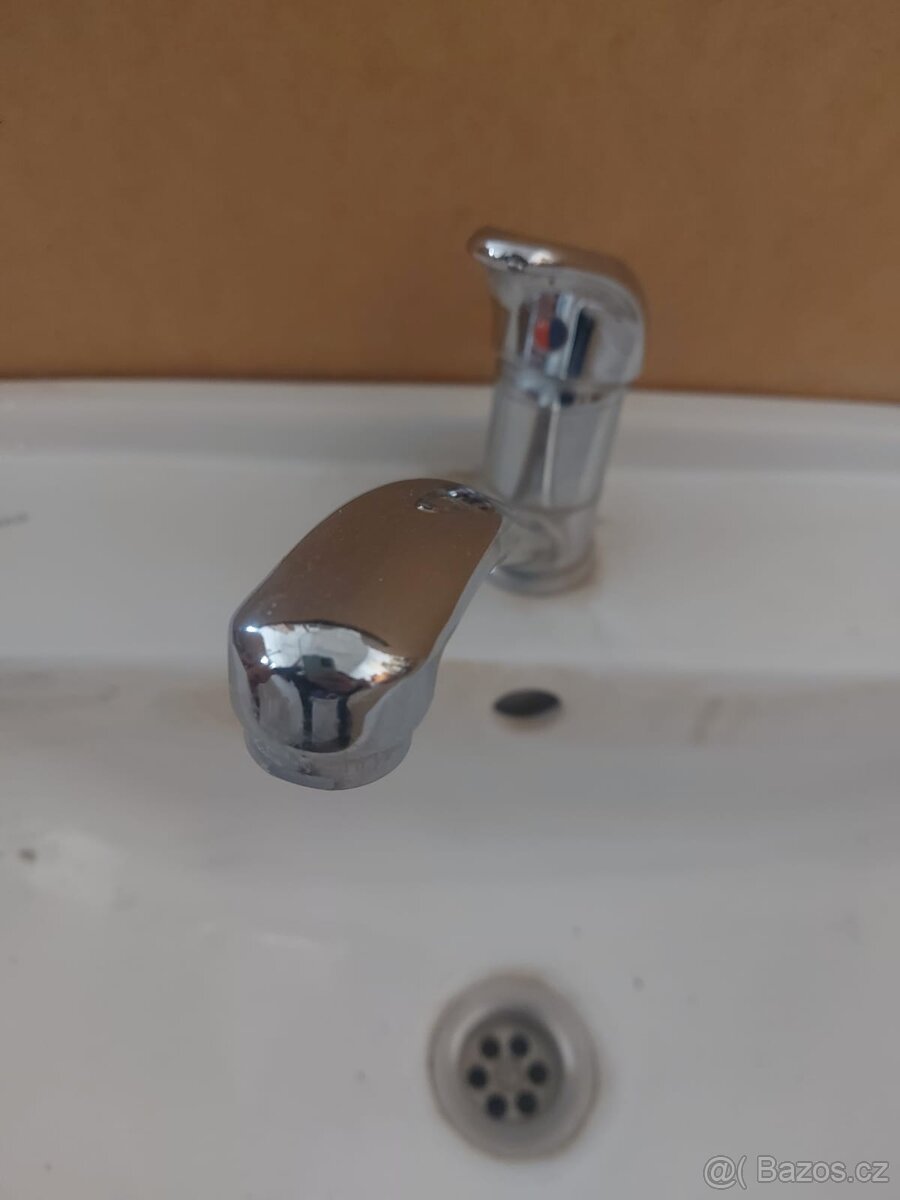 Umyvadlo JIKA a baterie - 9