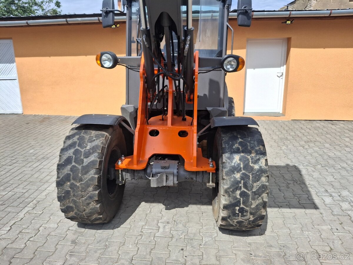 Nakládač Hitachi ZW95-6V - 9