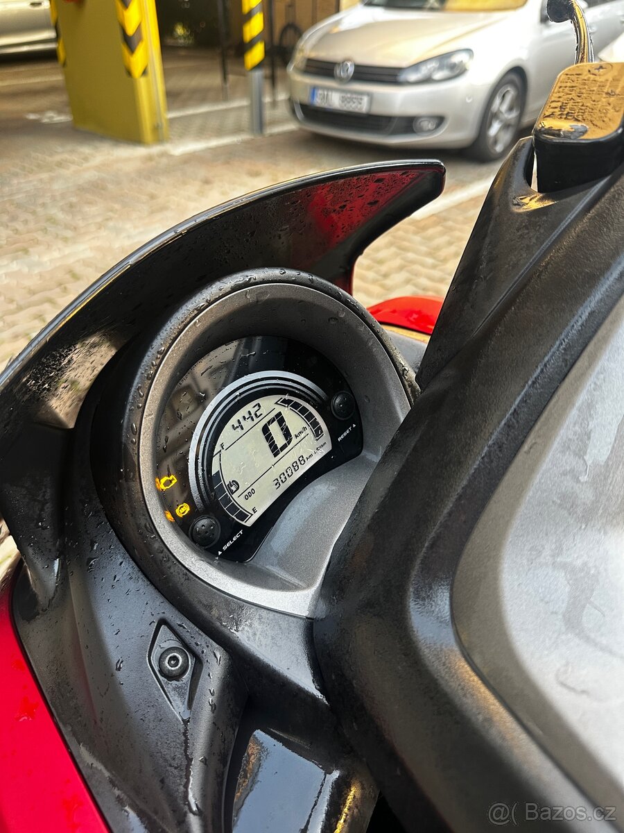 Yamaha N-Max 155 - 9