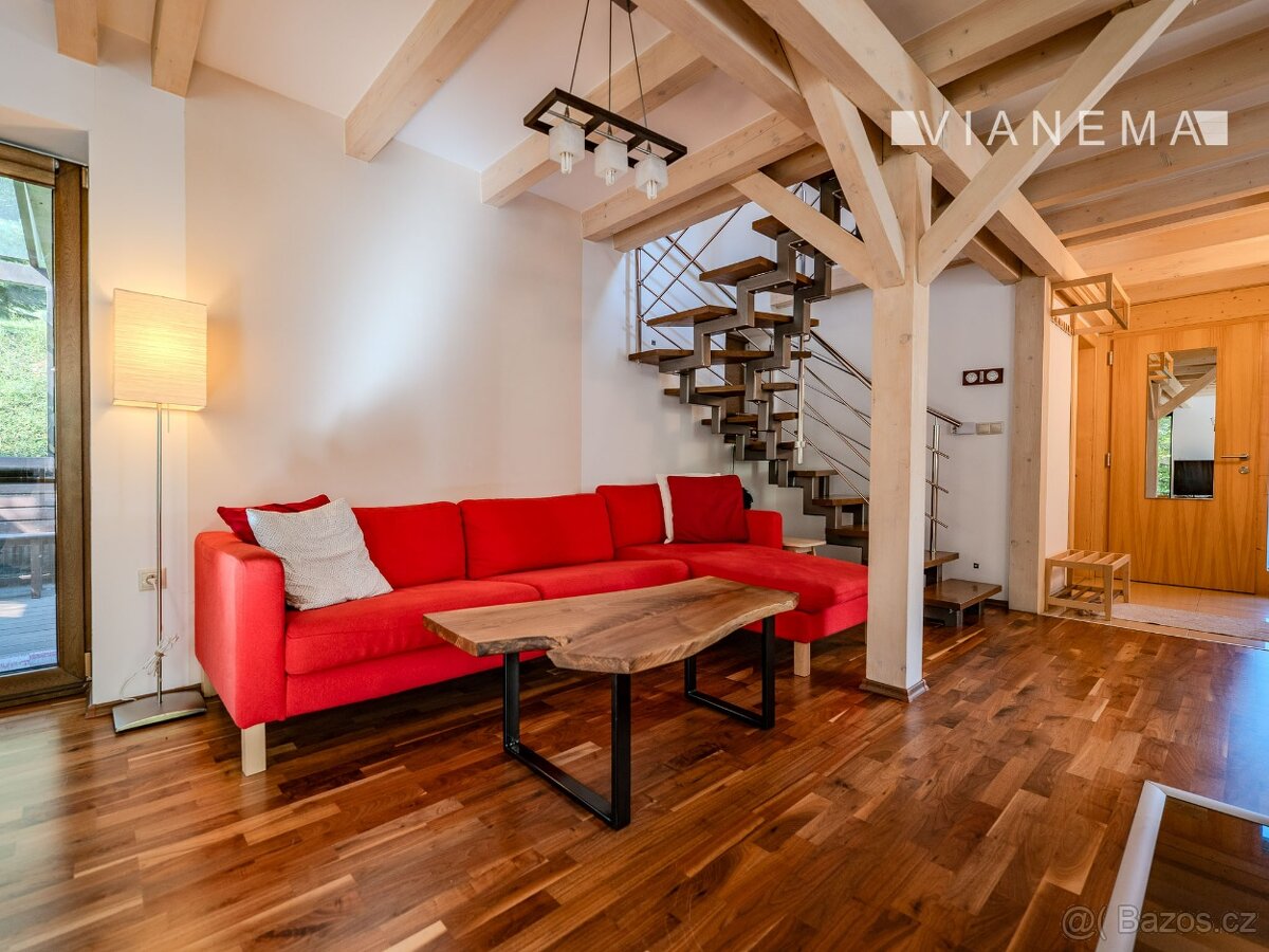 POUZE U NÁS Výjimečný rodinný dům, pozemek 973 m2, Makov - 9