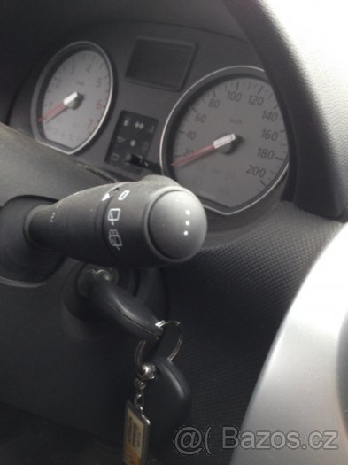 Dacia Logan MPV 1,6i 16V 2008 - pouze díly - 9