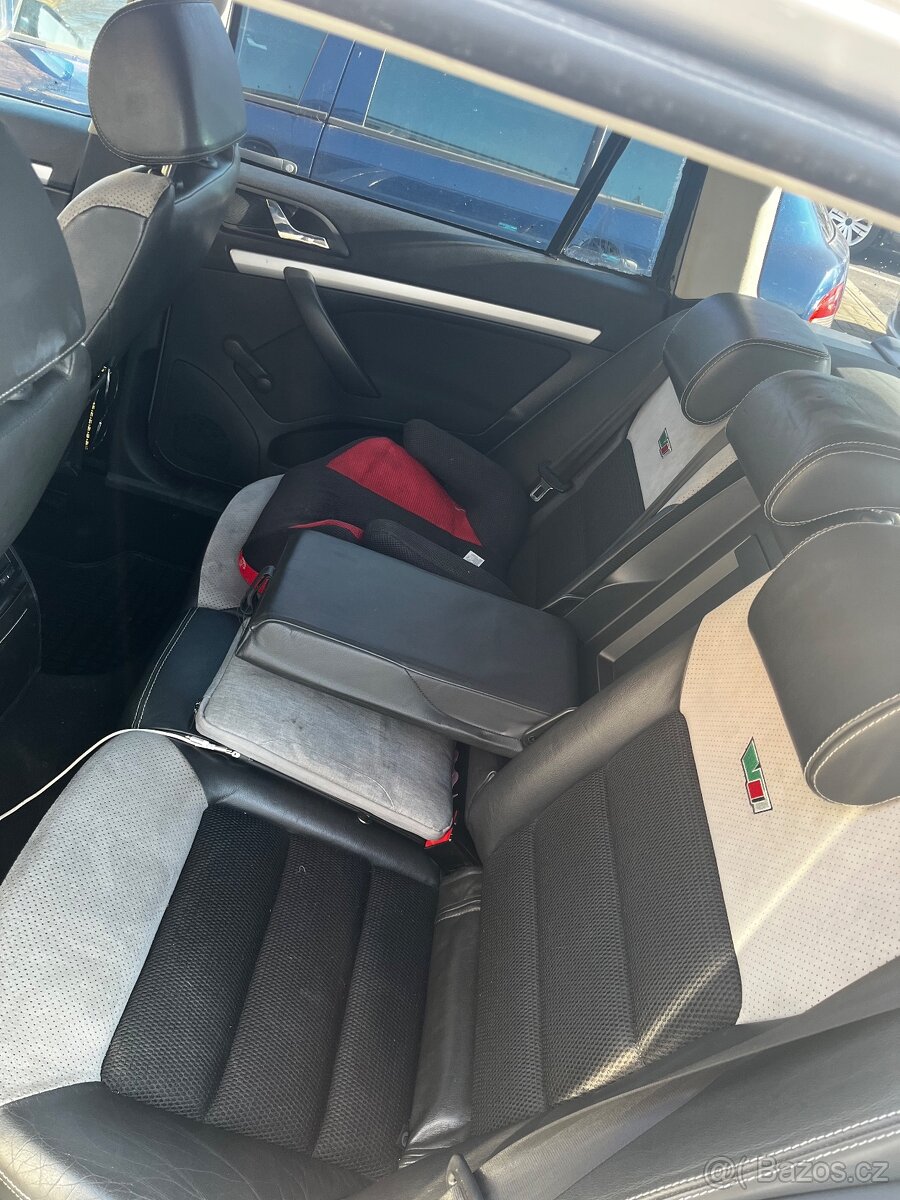 Škoda Octavia 2 1.9TDI 77KW (110KW) RS paket - 9