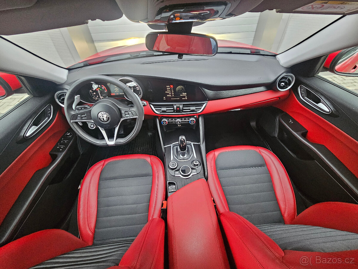 Alfa Romeo Giulia 2.0T 147 kW - 9