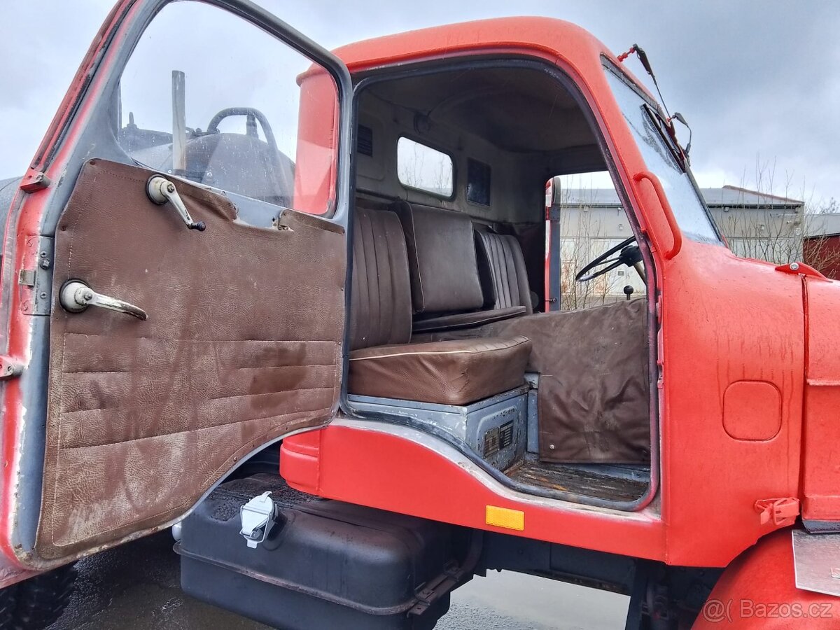 Praga V3S fekál - 9