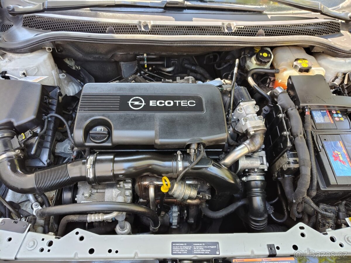 Opel Astra J 1.7 CDTi - 9