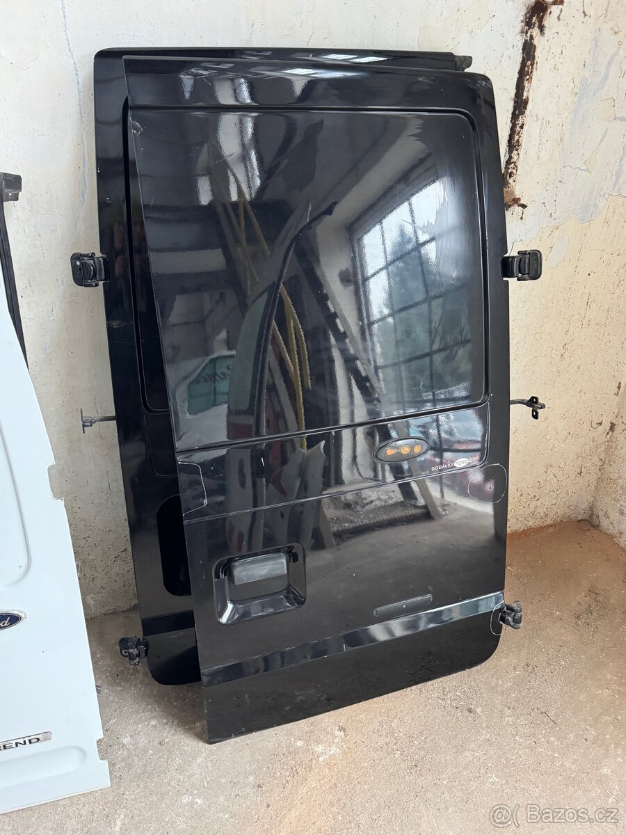 Ford Transit 2005, zadní 5. dveře - 9