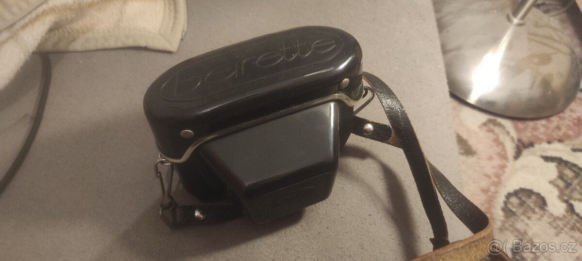 Staré fotoaparáty, kamera a príslušenství - 9