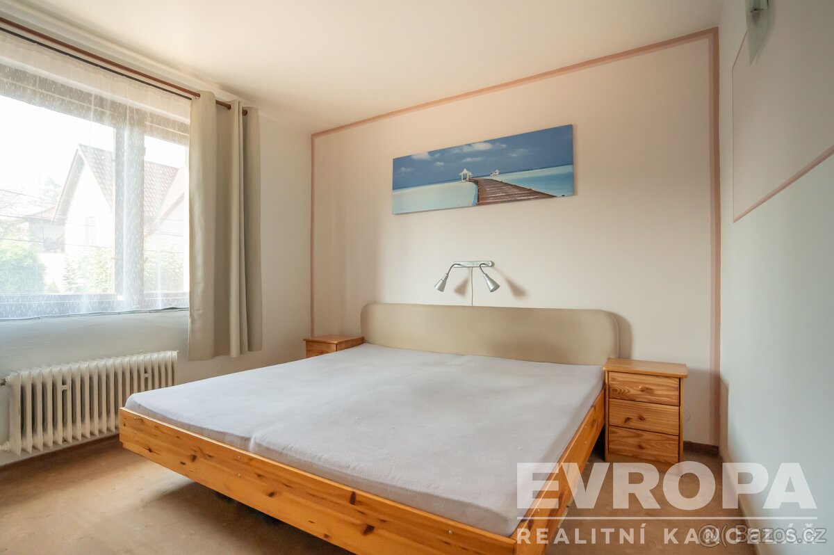 Prodej vícegeneračního rodinného domu se zahradou - 9