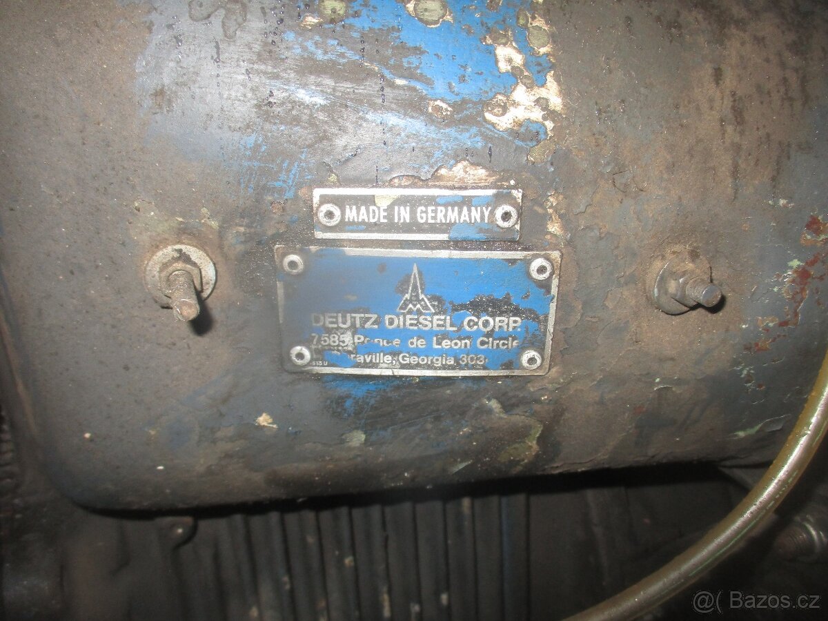 Nepojízdný smykový nakladač - 9