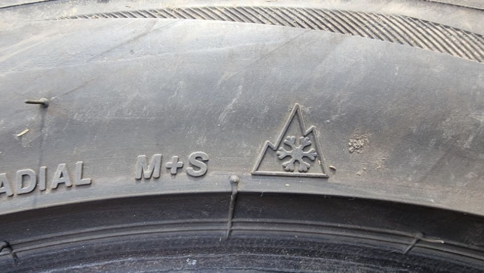 Zimní pneu 245/45/19 Firestone - 9