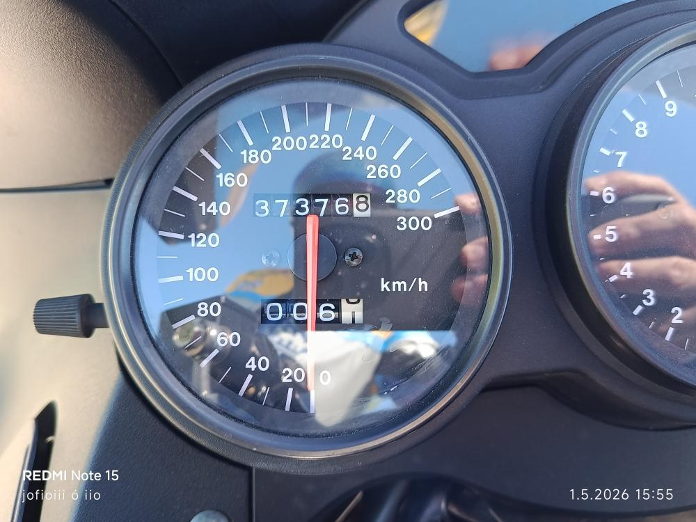 Suzuki RF 900 R - 9