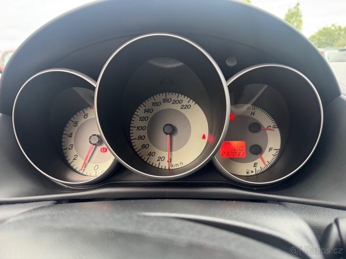 Mazda 3 2008 1.4 benzín - 9
