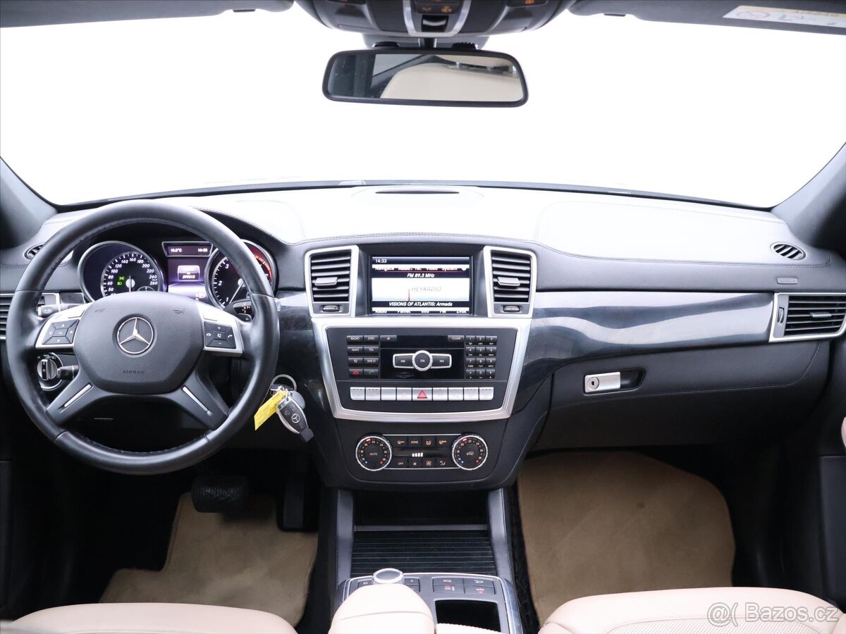 Mercedes-Benz GL 3,0 350 Bluetec 4Matic 7 míst (2014) - 9