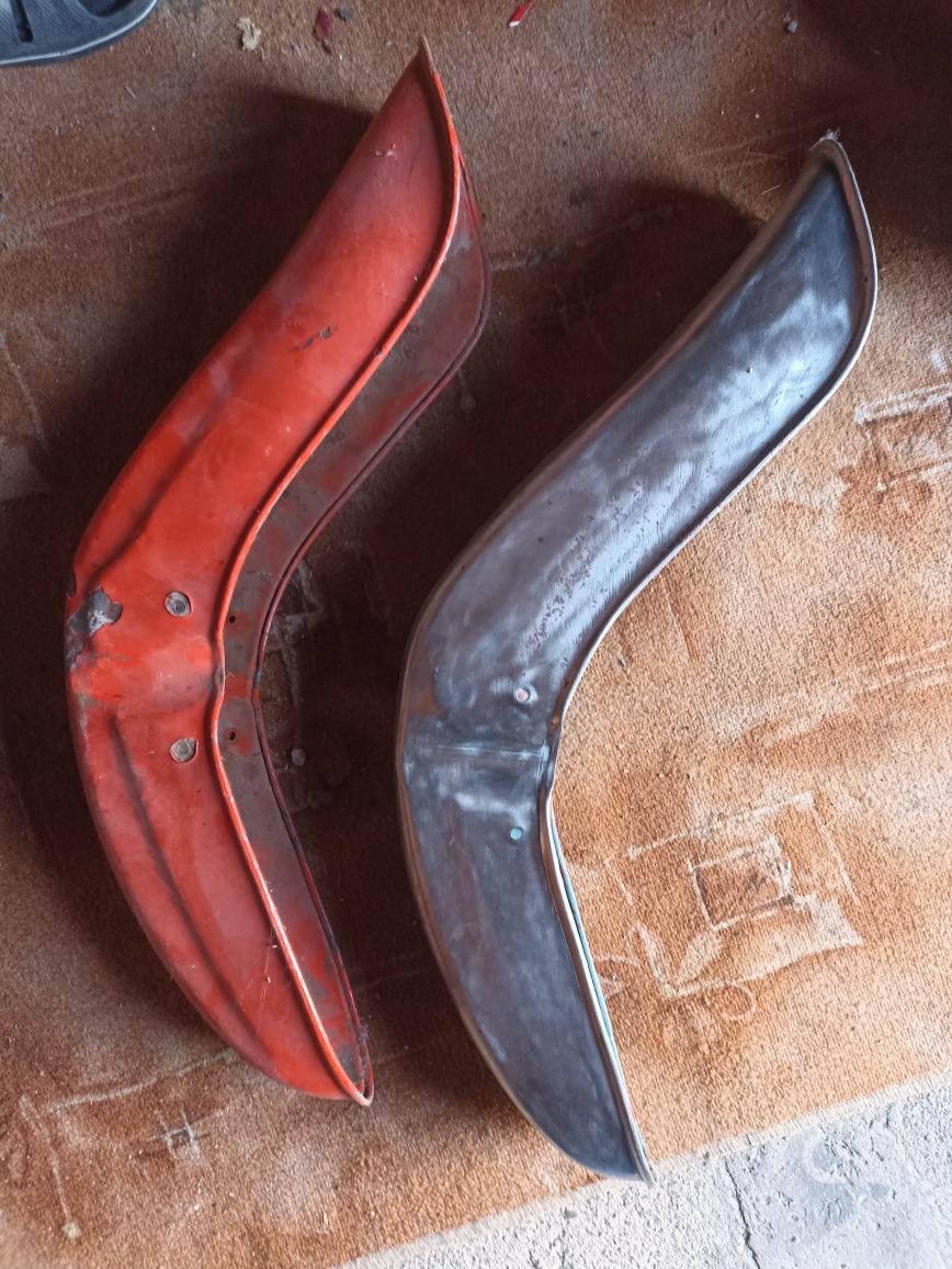 Před. blatník Jawa pionýr 20,21, - 9