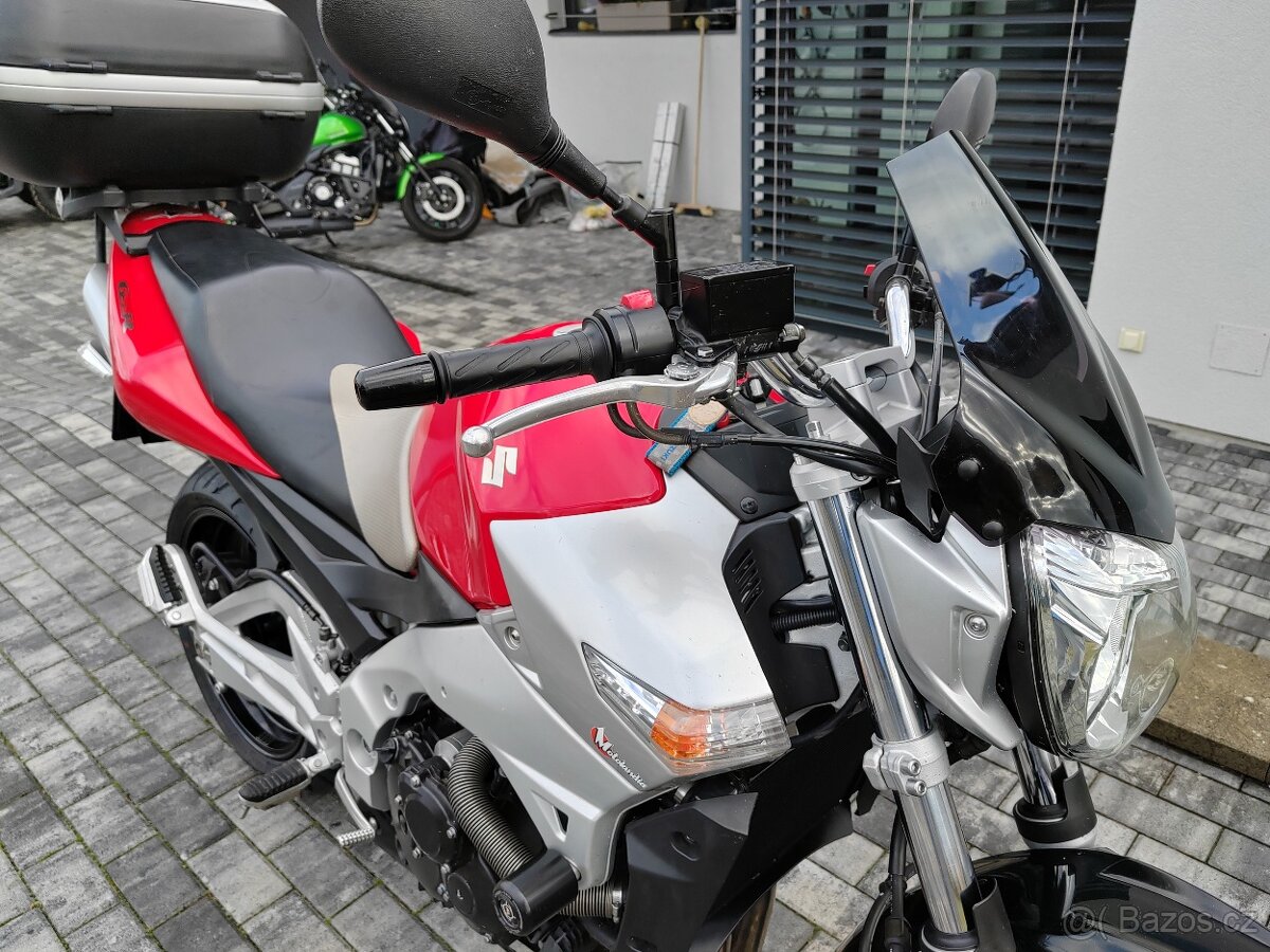 Suzuki gsr 600 super stav - 9