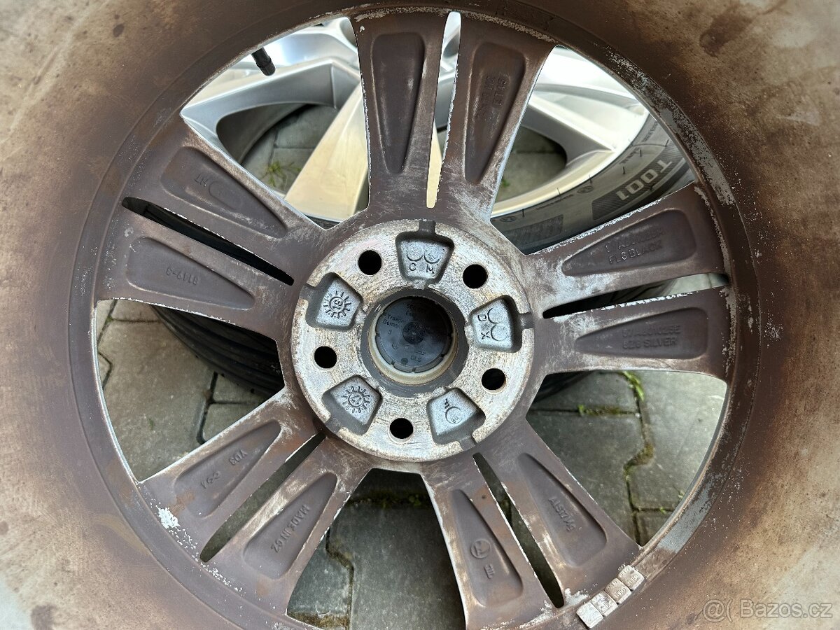 ŠKODA ORIGINÁL ALU - 225/50 R18 - 9