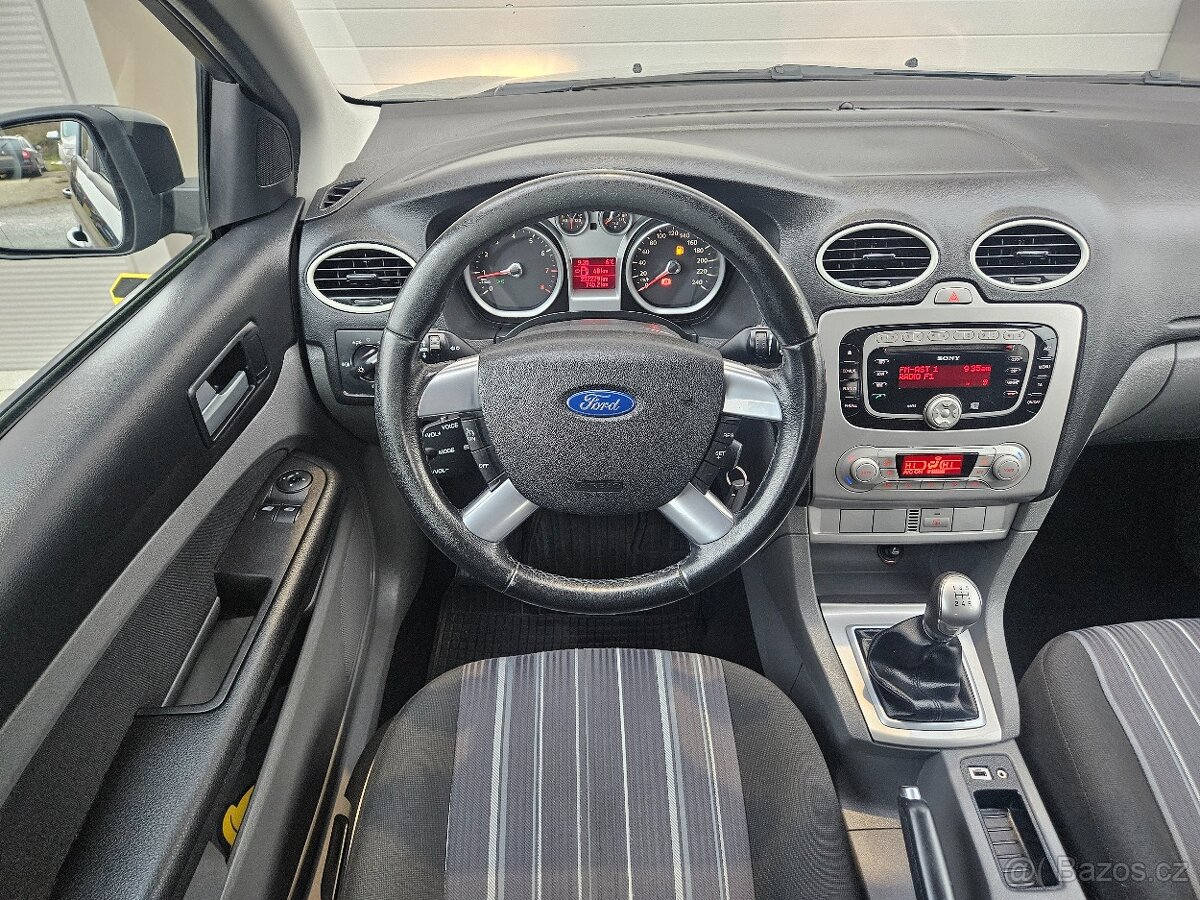 Ford Focus 1.6 74 kW benzín - 9