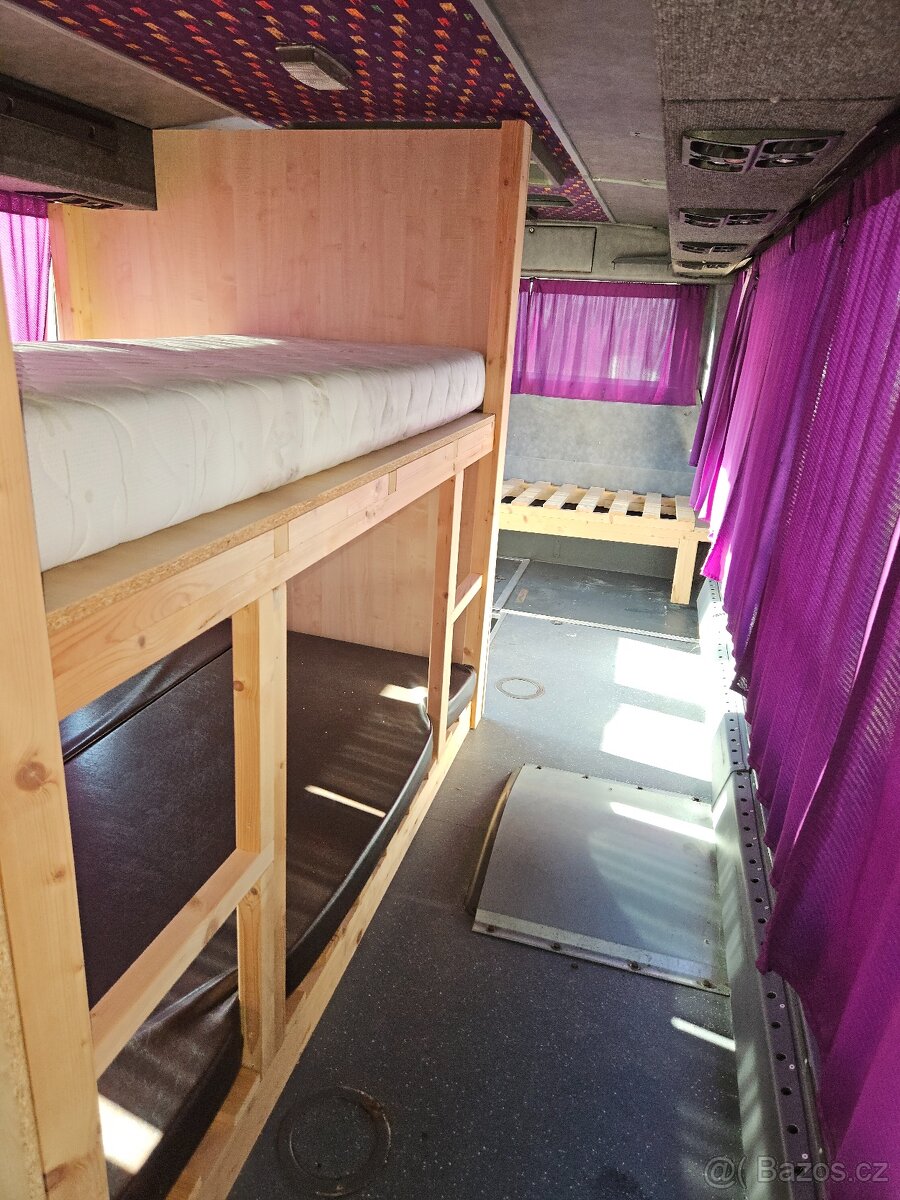 Obytný autobus KAROSA - 9