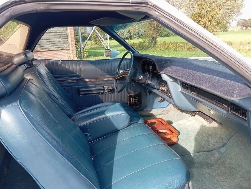 Ford Ranchero z roku 1975 - 9