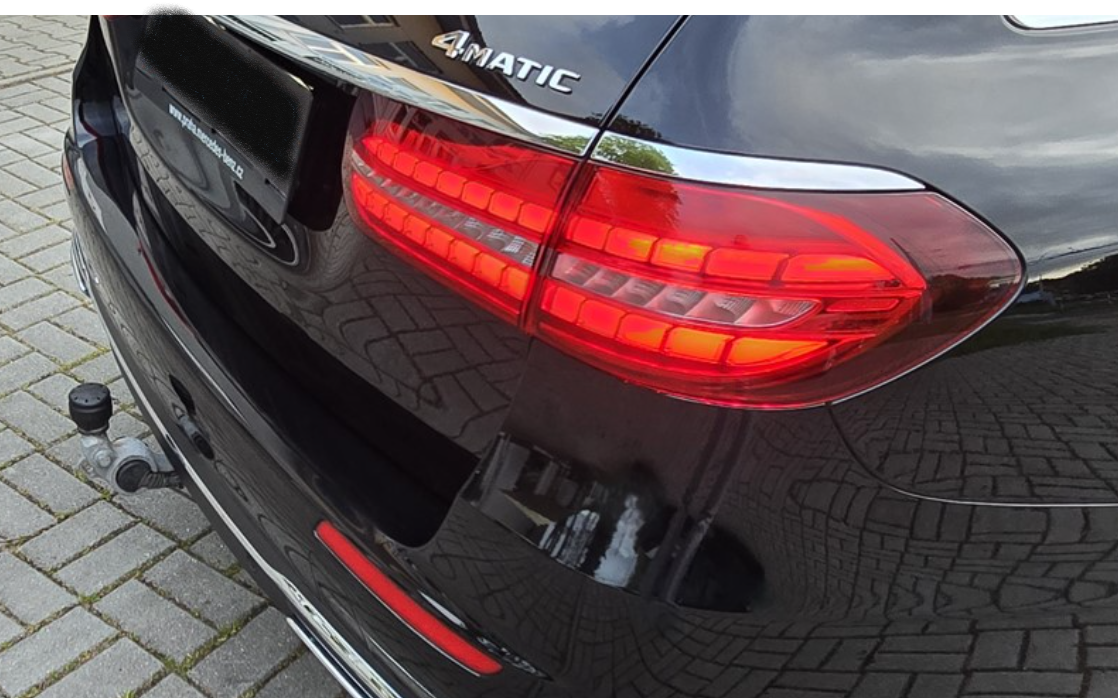 Mercedes-Benz E220 CDI T 4MATIC 143kW - 9